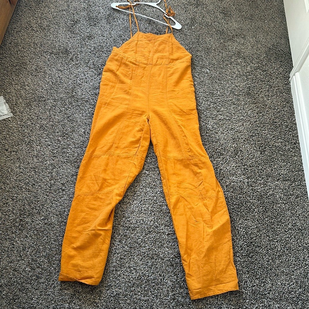 NEVER WORN small orange Urban Outfitters jumper WITH POCKETS!
